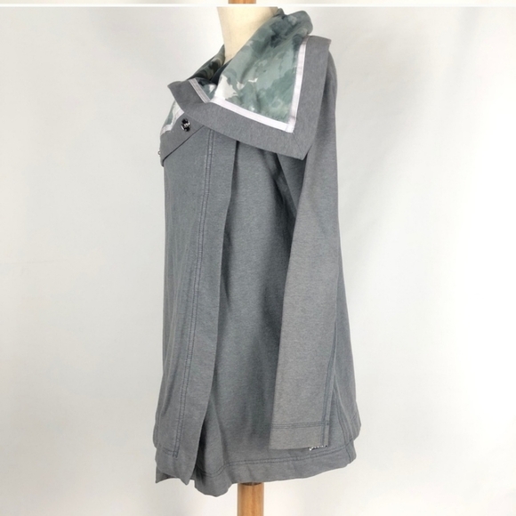 Lululemon Gray Wrap Jacket Savasana Size 6 - Picture 3 of 5